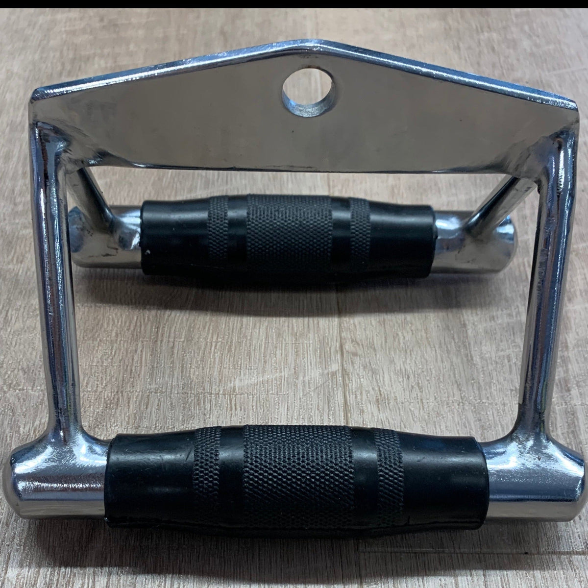 Arrow Chin Triangle Gym Cable Attachment